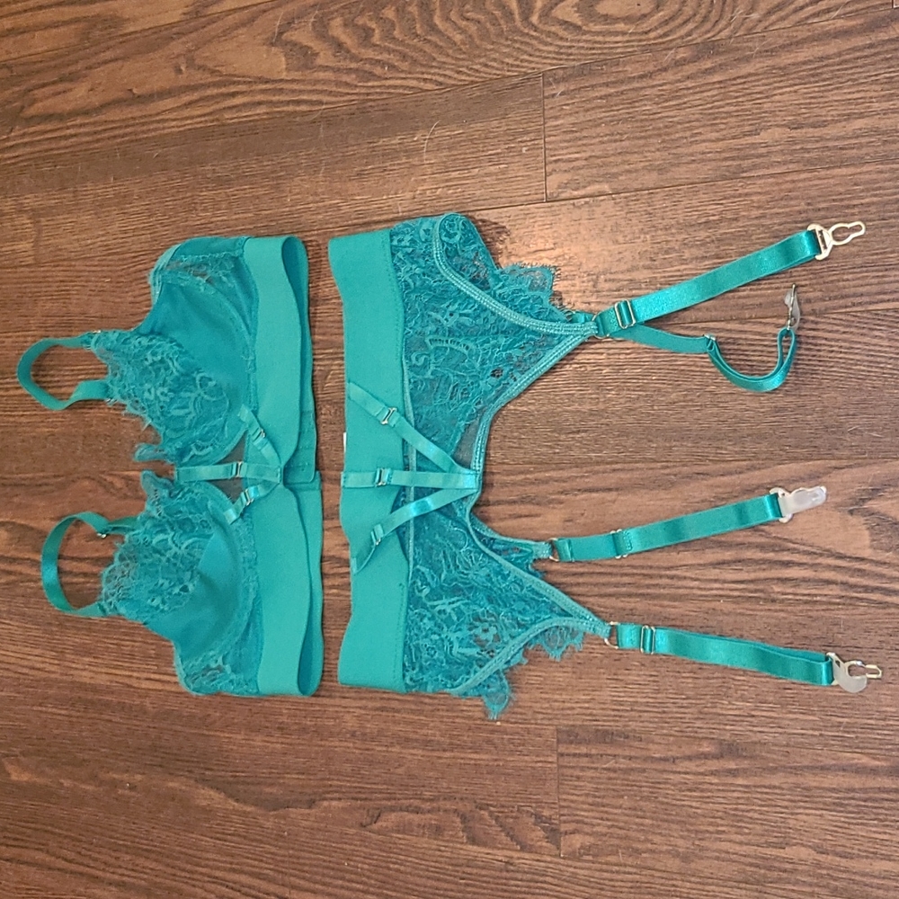 Bra and garder size medium